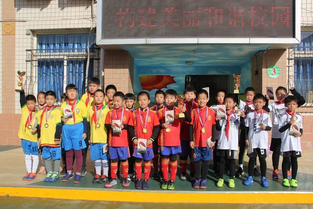 罗马诺：里尔引进19岁瑞士边卫斯达诺维奇达成协议，将签约4年